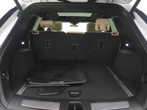 Used 2019 Cadillac XT5 Luxury AWD/4WD image 9