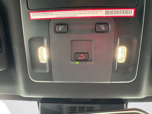 Used 2025 Toyota Camry SE image 10