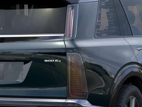 New 2026 Cadillac Vistiq Luxury w/ LPO, Floor Liner Package AWD/4WD image 11