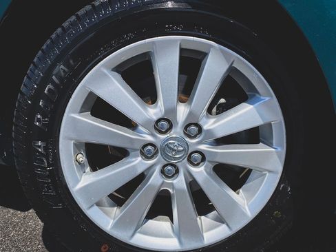 Used 2009 Toyota Corolla LE FWD image 2