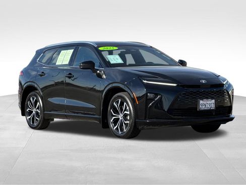 Used 2025 Toyota Crown Signia AWD/4WD image 7