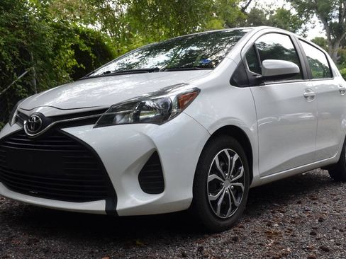 Used 2017 Toyota Yaris L FWD image 2