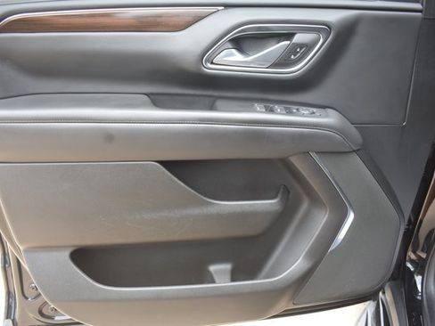 Used 2023 GMC Yukon XL SLE w/ Gmc Pro Safety Plus Package RWD image 12