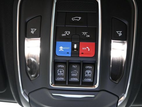 New 2026 Jeep Grand Cherokee L Limited AWD/4WD image 17