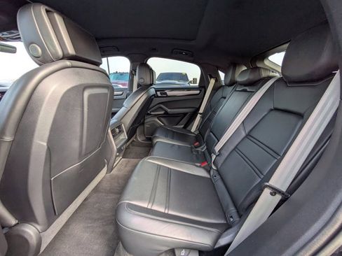 Used 2022 Porsche Cayenne S Platinum image 12
