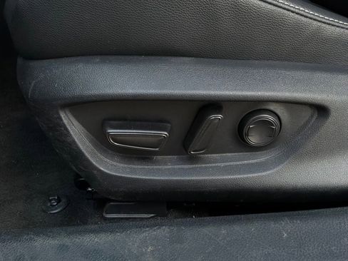 Used 2025 Toyota Camry SE FWD image 11