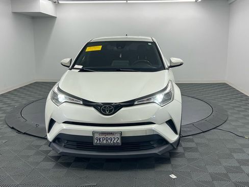 Used 2019 Toyota C-HR XLE image 5