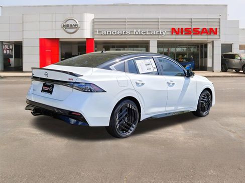 New 2026 Nissan Sentra SR w/ Floor Mat Package FWD image 3