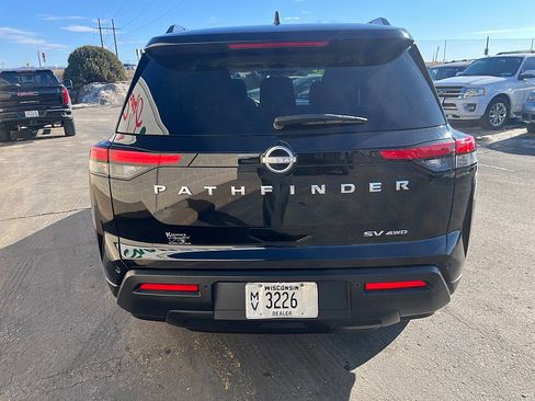 Used 2024 Nissan Pathfinder SV image 7