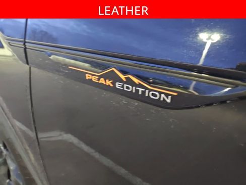 Used 2024 Volkswagen Atlas Peak Edition SE image 5