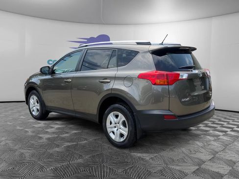Used 2014 Toyota RAV4 LE AWD/4WD image 3