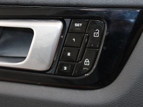 Used 2019 Porsche Cayenne AWD/4WD image 25