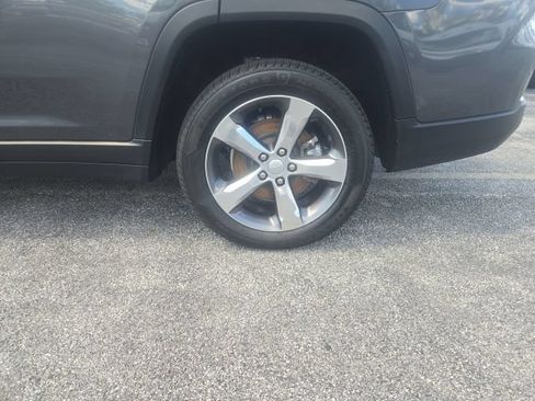 Used 2021 Jeep Grand Cherokee L Limited AWD/4WD image 6