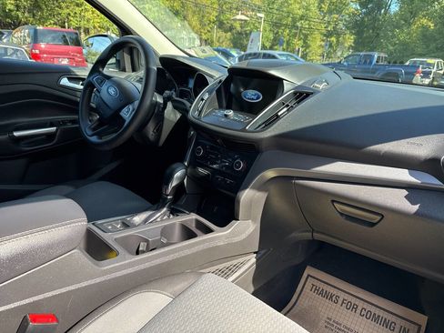 Used 2019 Ford Escape SE image 19