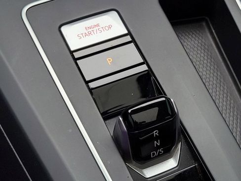 Used 2022 Volkswagen GTI Autobahn image 36