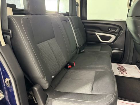Used 2019 Nissan Titan SV image 26