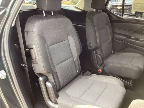 Used 2020 Chevrolet Traverse LT image 32