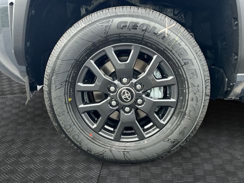 New 2026 Toyota 4Runner SR5 AWD/4WD image 14