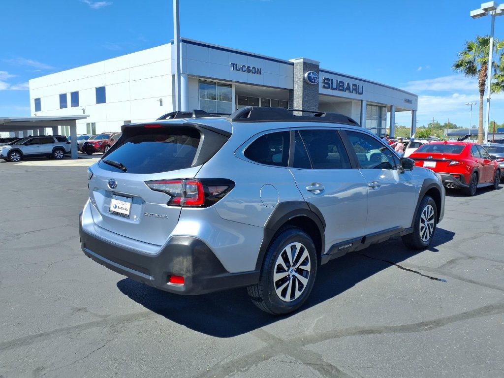 Used 2025 Subaru Outback Premium AWD/4WD image 9