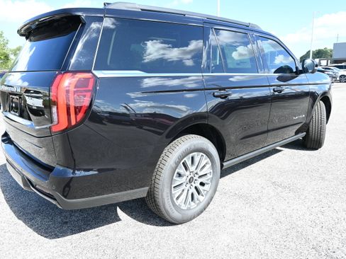 New 2027 Ford Expedition Platinum w/ Driver's Package RWD image 3