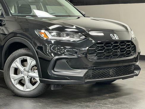 Used 2023 Honda HR-V LX image 3