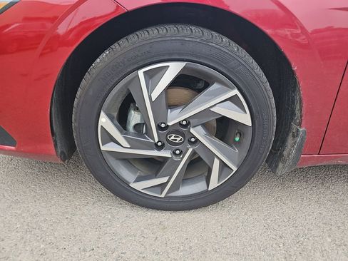 Certified 2025 Hyundai Elantra Sport image 10