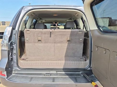 Used 2018 Lexus GX 460 Premium w/ Premium Package AWD/4WD image 22