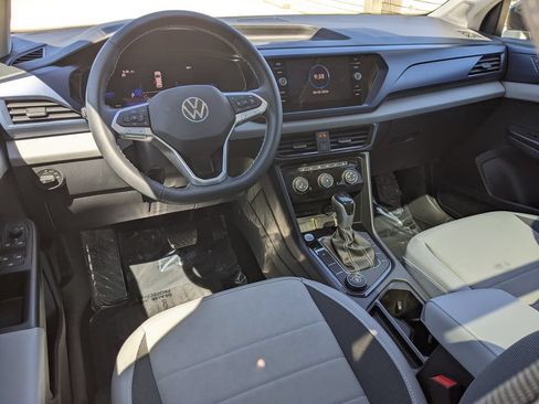 Used 2023 Volkswagen Taos SE w/ Panoramic Sunroof Package AWD/4WD image 12