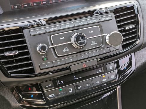 Used 2017 Honda Accord Sport image 16