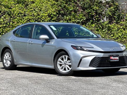 Used 2025 Toyota Camry LE FWD image 2