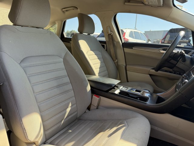 Used 2019 Ford Fusion SE FWD image 29