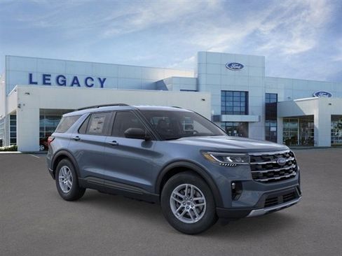 New 2026 Ford Explorer Active w/ Active Comfort Package image 7