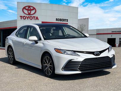 Used 2021 Toyota Camry XLE w/ Navigation Package