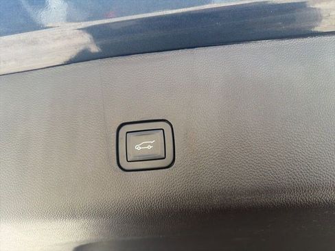 Used 2018 Chevrolet Traverse LT AWD/4WD image 16