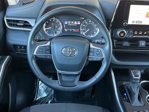 Certified 2024 Toyota Highlander LE image 18