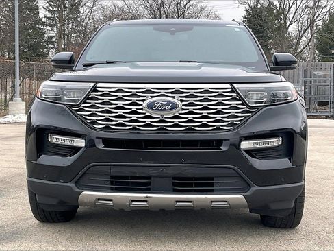 Used 2020 Ford Explorer Platinum w/ Premium Technology Package image 3