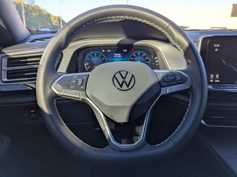 New 2026 Volkswagen Atlas Cross Sport SE image 14