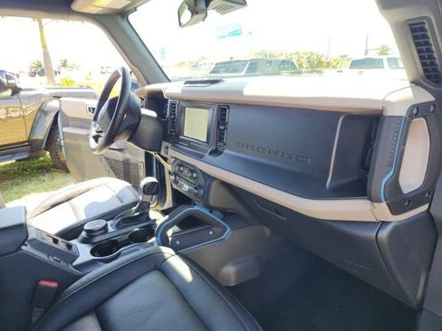 Used 2023 Ford Bronco Wildtrak image 24