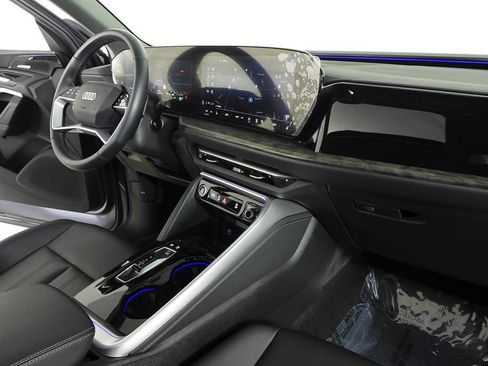 Used 2025 Audi Q5 Premium Plus w/ Premium Plus AWD/4WD image 13