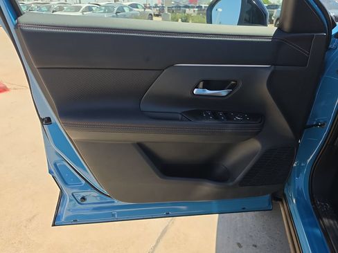 New 2026 Nissan Kicks SR w/ SR Premium Package FWD image 23