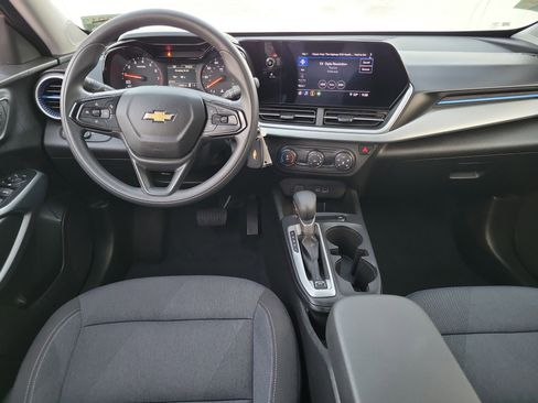 Used 2025 Chevrolet Trax LS image 6