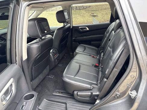 Used 2018 Nissan Pathfinder Platinum image 14