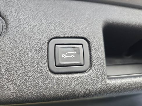 Used 2024 Chevrolet Equinox RS FWD image 8