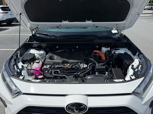 Used 2025 Toyota RAV4 XLE AWD/4WD image 30