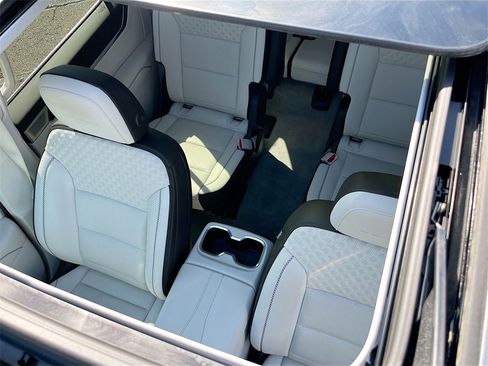 Used 2024 GMC Acadia Denali w/ Super Cruise Package image 22