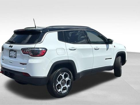 Used 2022 Jeep Compass Trailhawk w/ Trailhawk Convenience Group AWD/4WD image 7