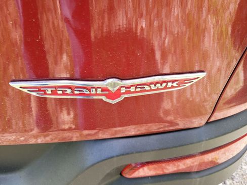 Used 2016 Jeep Cherokee Trailhawk w/ Cold Weather Group AWD/4WD image 4