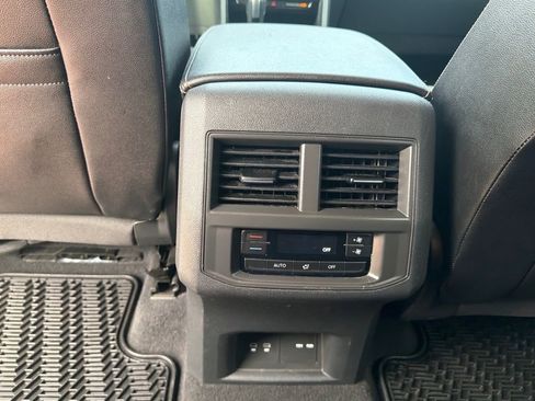 Used 2023 Volkswagen Atlas SE w/ Black Wheel Package AWD/4WD image 25