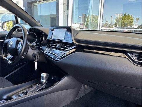 Used 2018 Toyota C-HR XLE FWD image 20