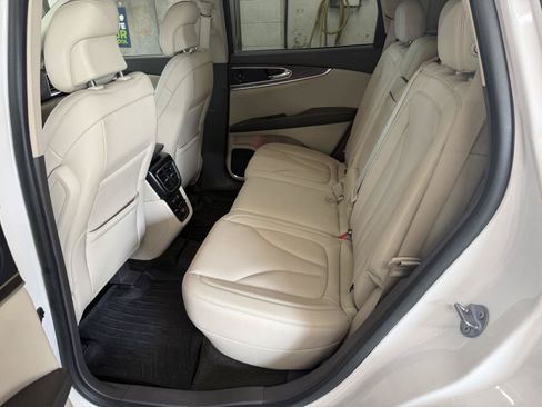 Used 2019 Lincoln Nautilus Reserve AWD/4WD image 24